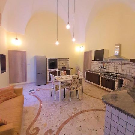 Casa Vacanze "Alizza" Алецио Екстериор снимка