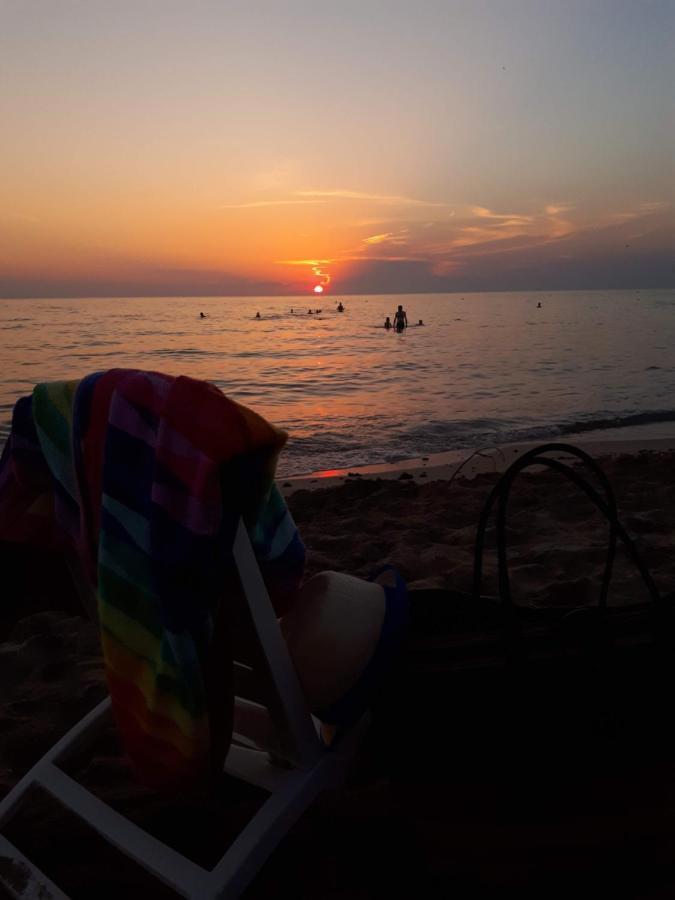 Casa Vacanze "Alizza" Алецио Екстериор снимка