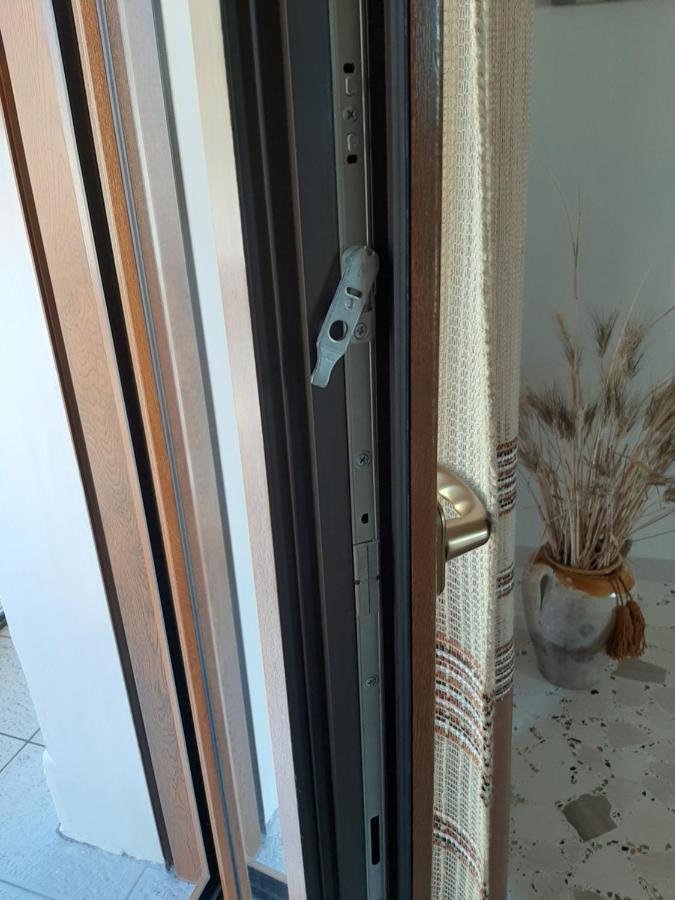 Casa Vacanze "Alizza" Алецио Екстериор снимка