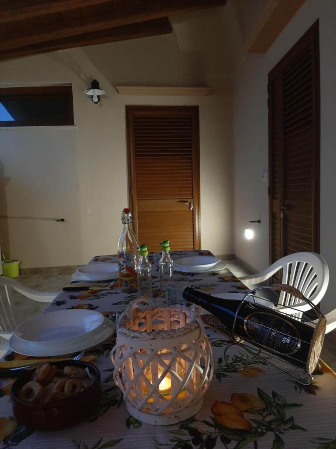 Casa Vacanze "Alizza" Алецио Екстериор снимка