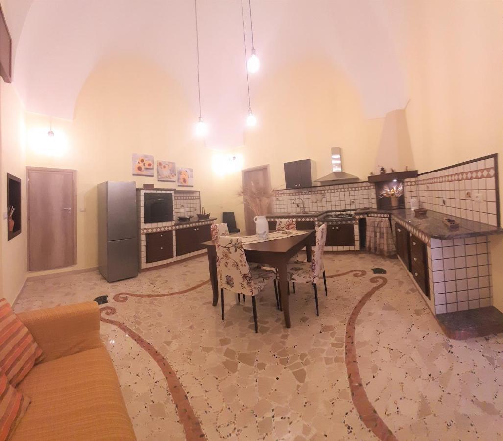 Casa Vacanze "Alizza" Алецио Екстериор снимка